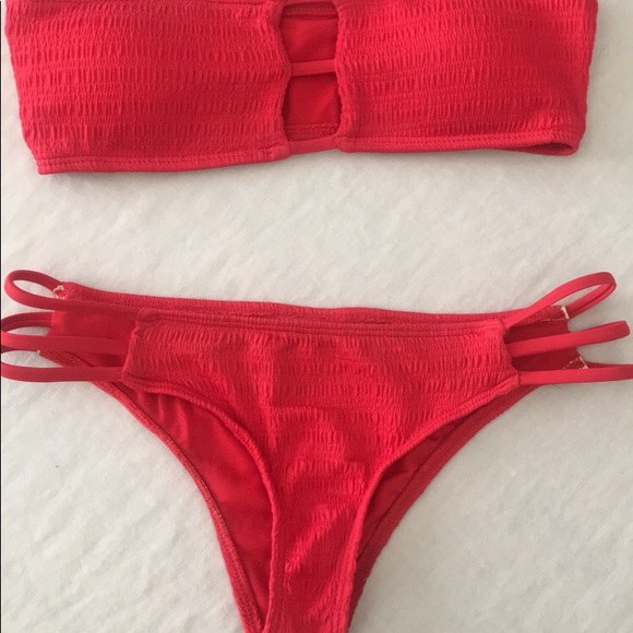 red strapless bikini - Picture 2 of 7